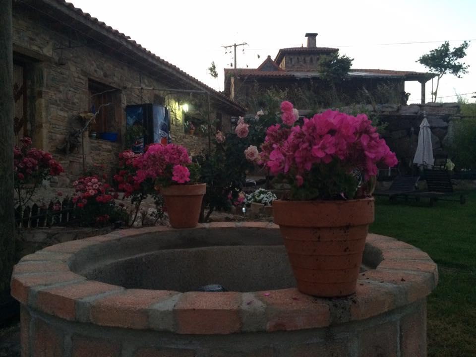 Albergue De Peregrinos La Casa Del Camino Valverde de la Virgen Exterior photo